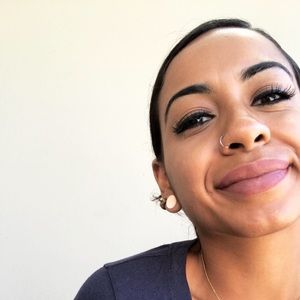 Meet your Posher, Damaris